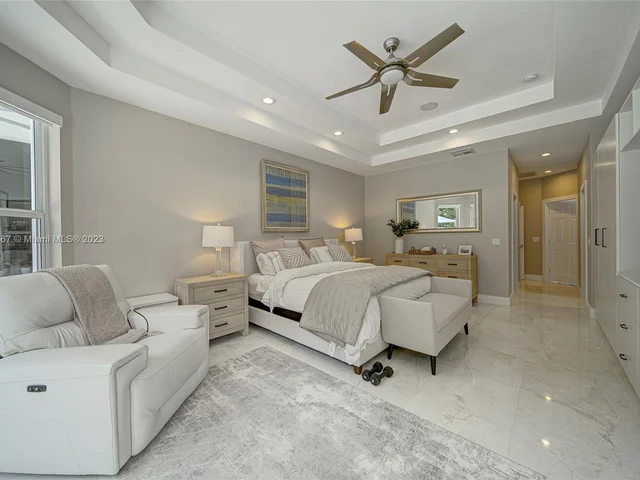 2557 Montclaire Cir, Weston FL 33327