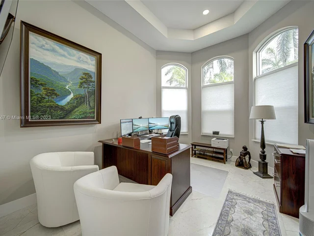 2557 Montclaire Cir, Weston FL 33327