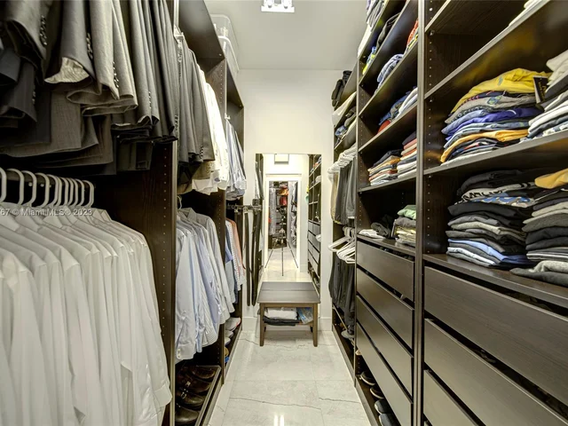 2557 Montclaire Cir, Weston FL 33327