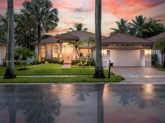 1955 Timberline Rd, Weston FL 33327