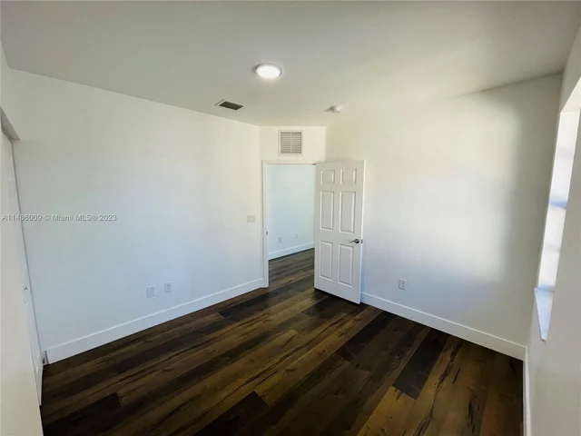 1570 NE 33rd Rd # 11, Homestead FL 33033