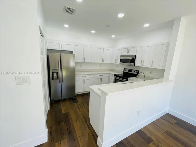 1570 NE 33rd Rd # 11, Homestead FL 33033