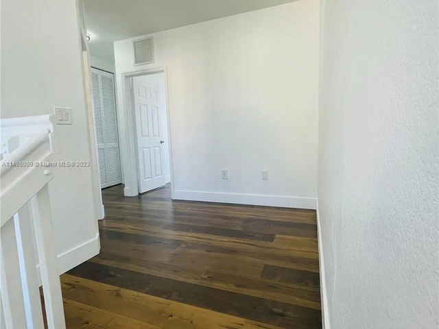 1570 NE 33rd Rd # 11, Homestead FL 33033