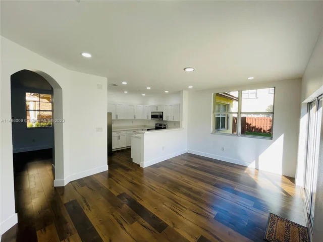 1570 NE 33rd Rd # 11, Homestead FL 33033