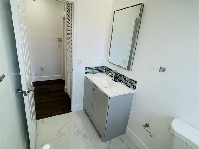 1570 NE 33rd Rd # 11, Homestead FL 33033