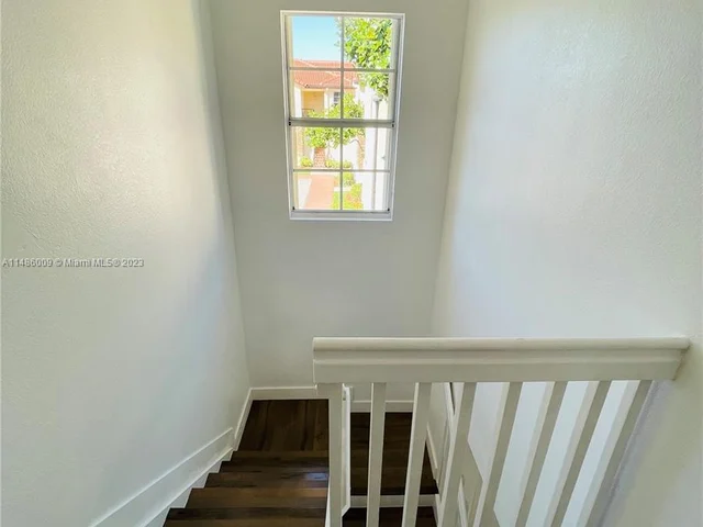 1570 NE 33rd Rd # 11, Homestead FL 33033