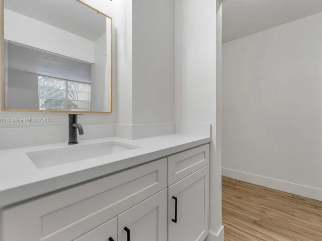 9410 Live Oak Pl # 105, Davie FL 33324