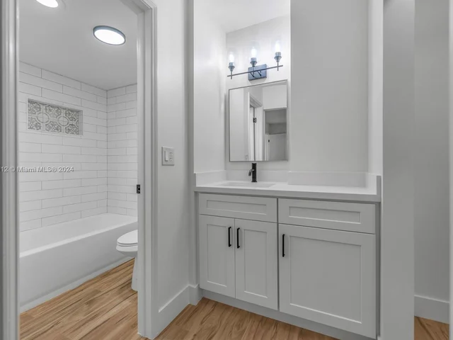 9410 Live Oak Pl # 105, Davie FL 33324