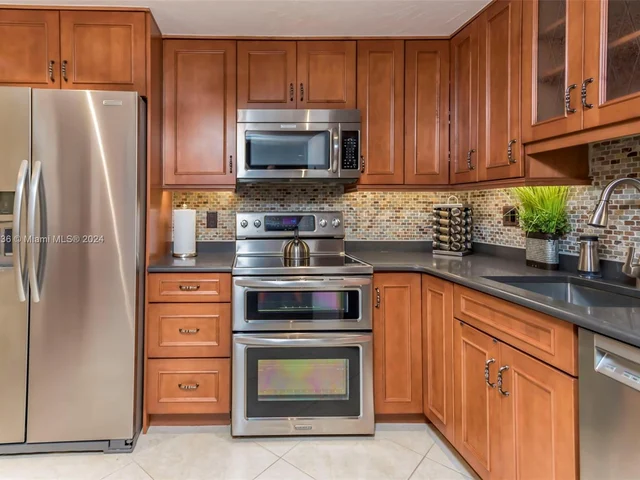 4751 NW 21st St # 400, Lauderhill FL 33313