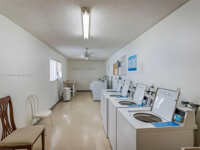 4751 NW 21st St # 400, Lauderhill FL 33313