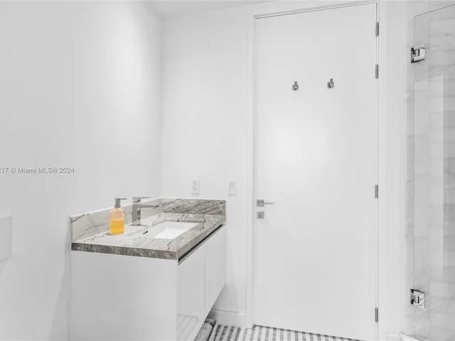 700 NE 26th Terrace # 5606, Miami FL 33137