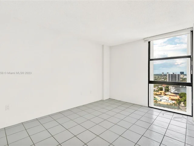 3625 N Country Club Dr # 2310, Aventura FL 33180