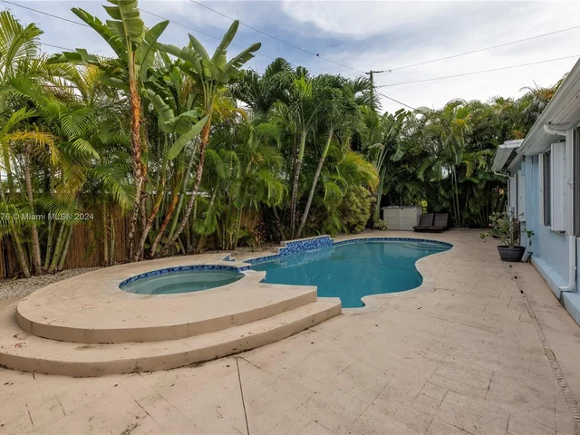 5425 SW 110th Ct, Miami FL 33165