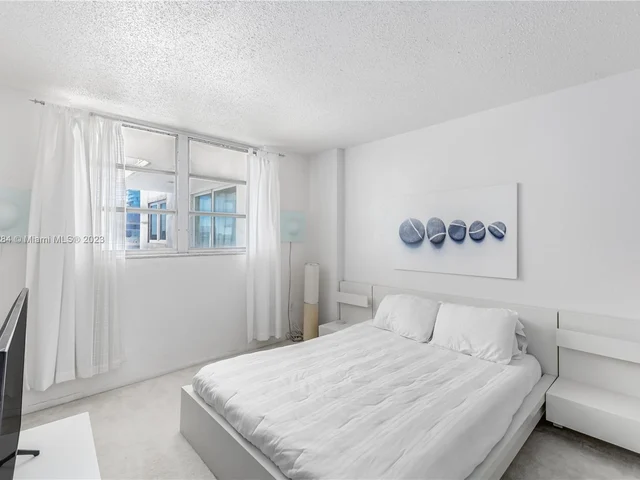 345 Ocean Dr # 707, Miami Beach FL 33139