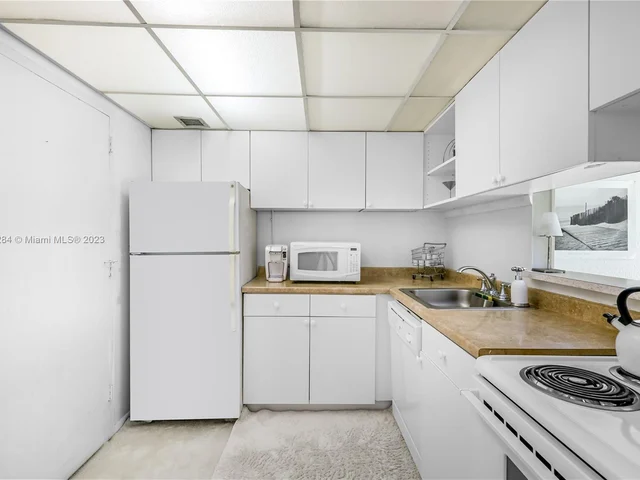 345 Ocean Dr # 707, Miami Beach FL 33139