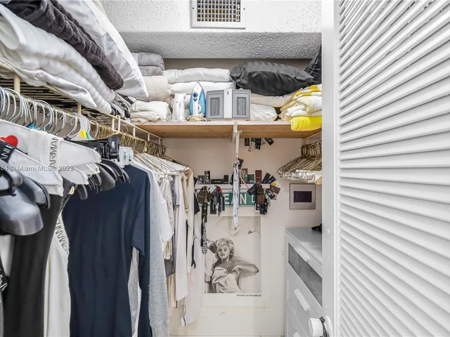 345 Ocean Dr # 707, Miami Beach FL 33139