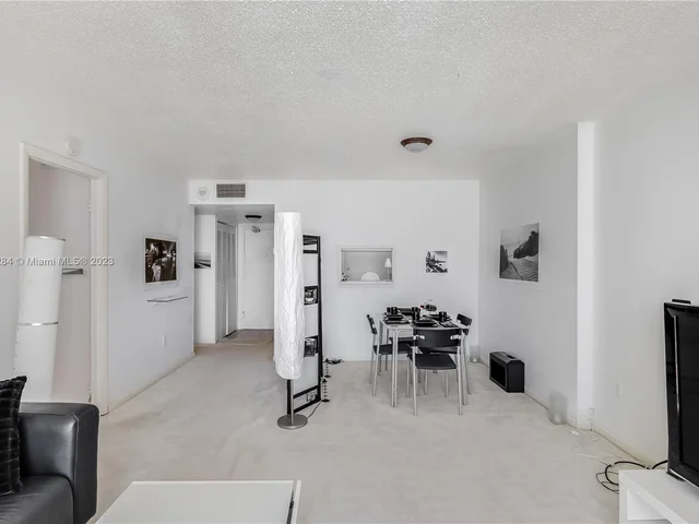 345 Ocean Dr # 707, Miami Beach FL 33139
