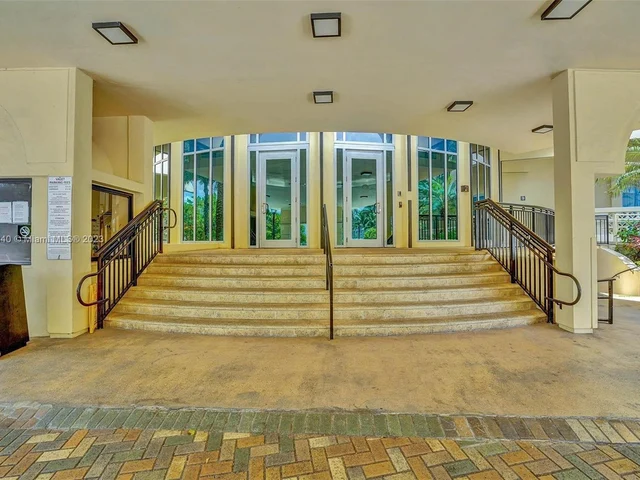 2501 S Ocean Dr # 1211, Hollywood FL 33019