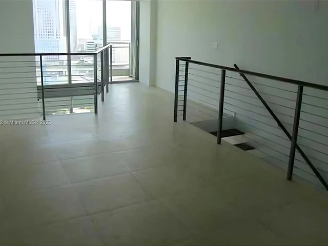 690 SW 1st Ct, Miami FL 33130