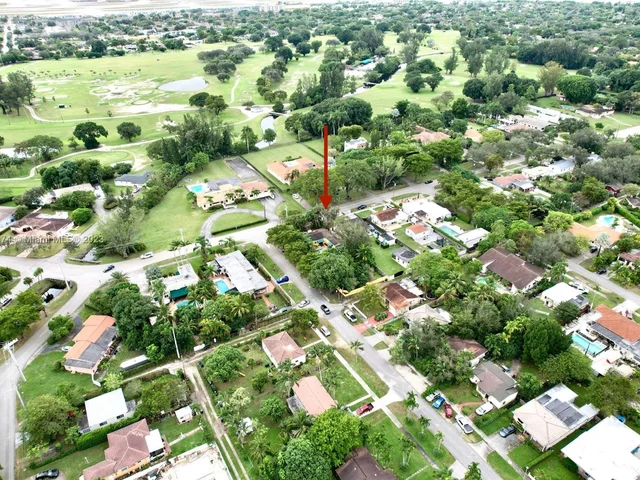 101 Hunting Lodge Dr, Miami Springs FL 33166