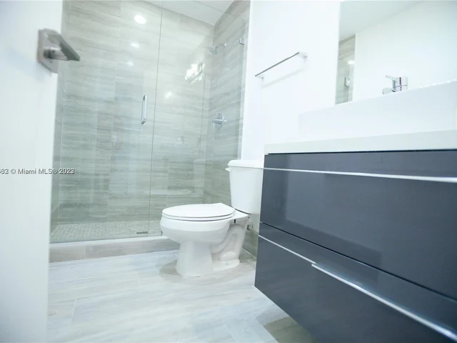 18975 Atlantic Blvd, Sunny Isles Beach FL 33160