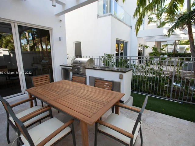 18975 Atlantic Blvd, Sunny Isles Beach FL 33160