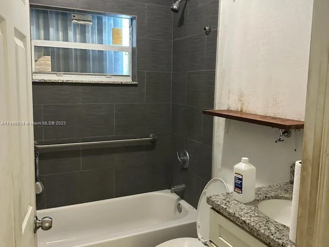 1720 NW 93rd Ter, Miami FL 33147