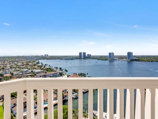 1000 W Island Blvd # 2003, Aventura FL 33160