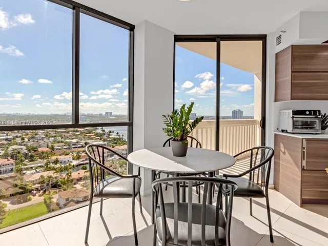1000 W Island Blvd # 2003, Aventura FL 33160