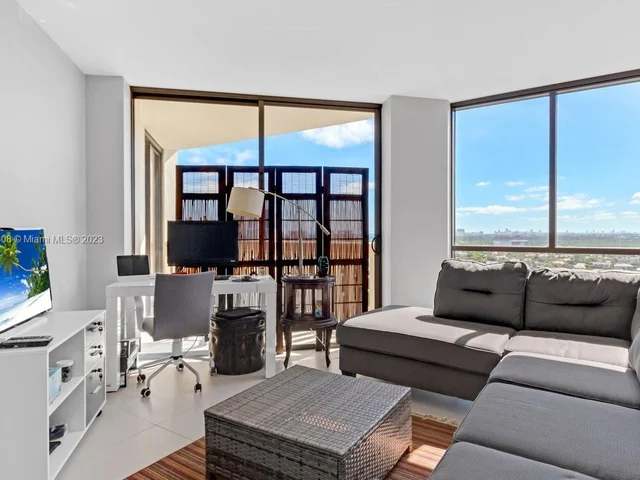 1000 W Island Blvd # 2003, Aventura FL 33160