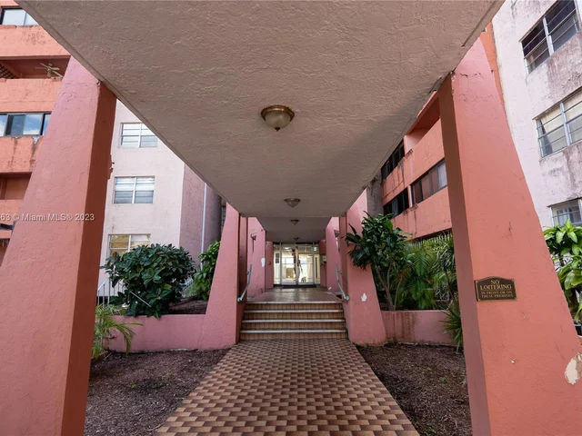 5050 NW 7th St # 406, Miami FL 33126