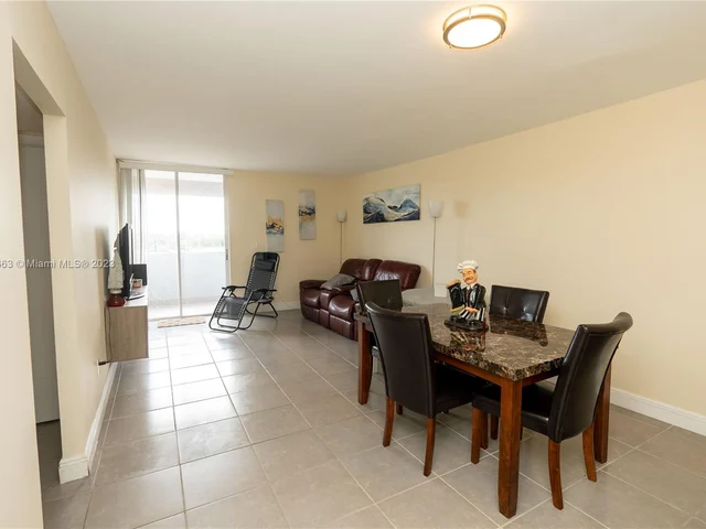 5050 NW 7th St # 406, Miami FL 33126