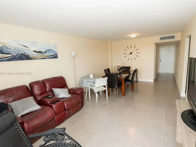 5050 NW 7th St # 406, Miami FL 33126