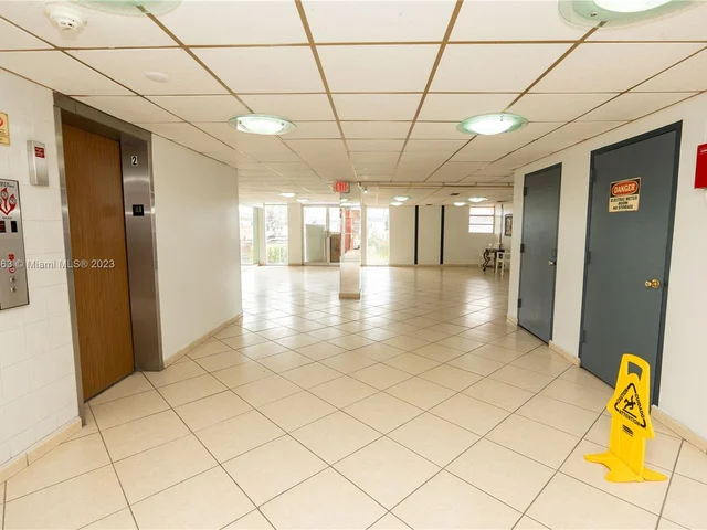 5050 NW 7th St # 406, Miami FL 33126