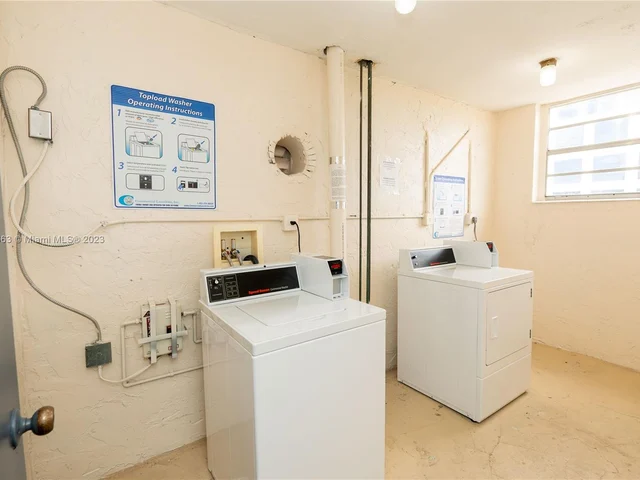 5050 NW 7th St # 406, Miami FL 33126