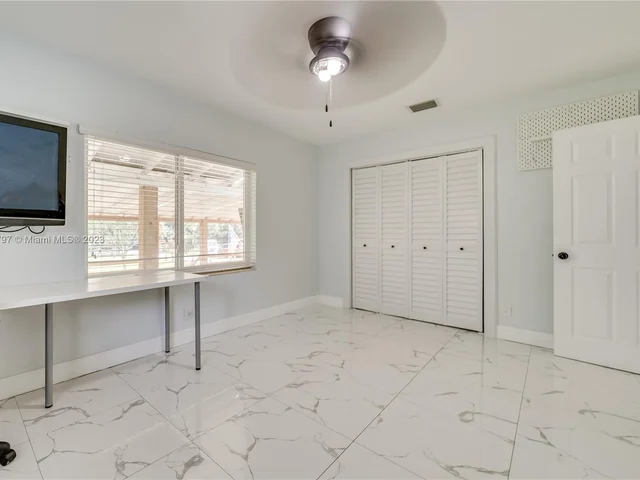 9810 SW 55th Ct, Cooper City FL 33328