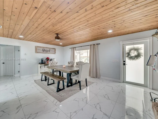 9810 SW 55th Ct, Cooper City FL 33328