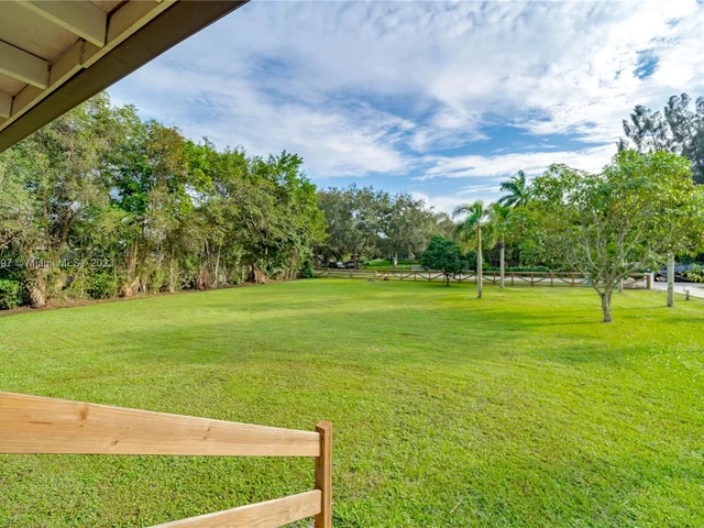 9810 SW 55th Ct, Cooper City FL 33328