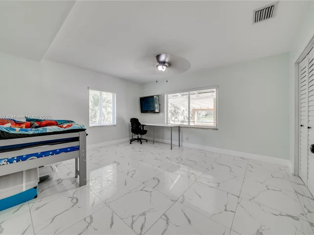 9810 SW 55th Ct, Cooper City FL 33328