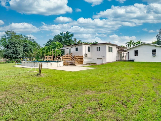 9810 SW 55th Ct, Cooper City FL 33328