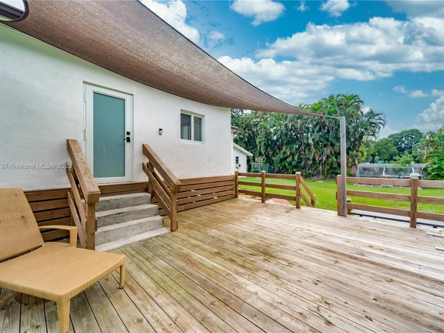 9810 SW 55th Ct, Cooper City FL 33328