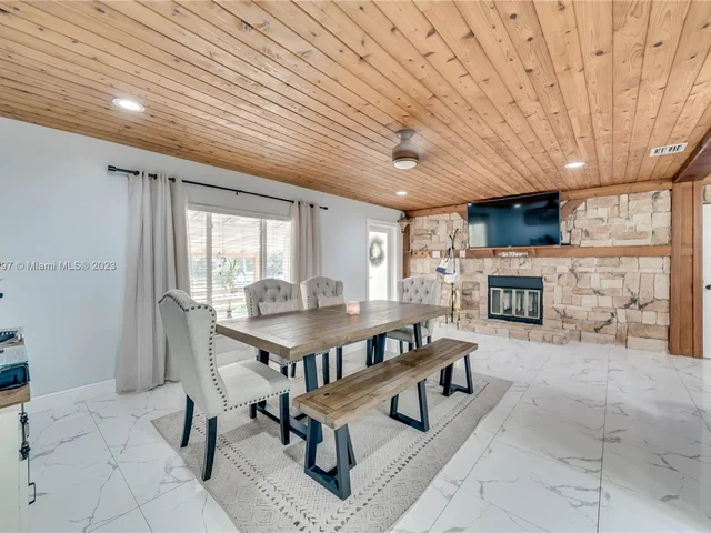 9810 SW 55th Ct, Cooper City FL 33328