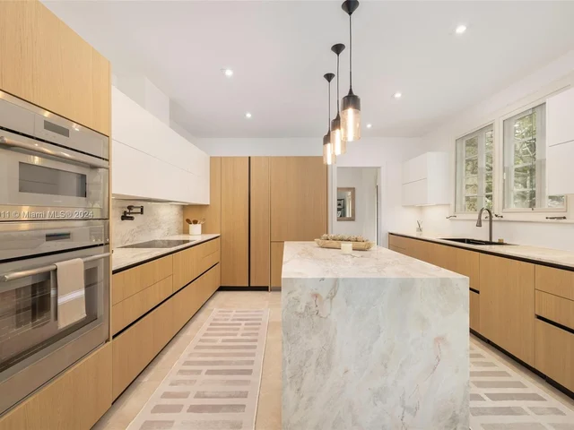 3903 Granada Blvd, Coral Gables FL 33134