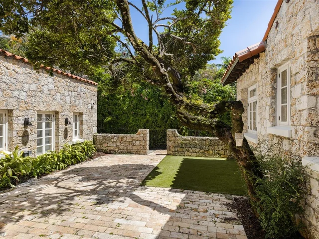 3903 Granada Blvd, Coral Gables FL 33134