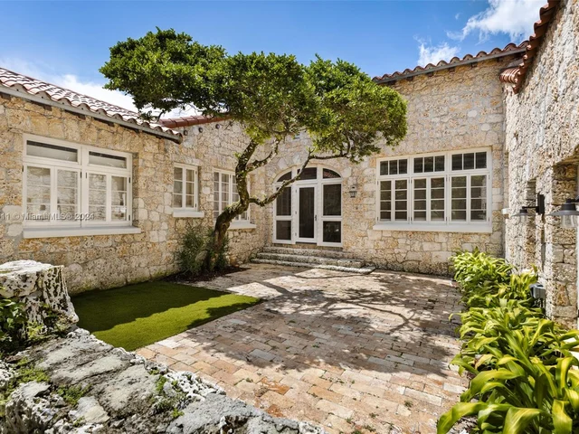 3903 Granada Blvd, Coral Gables FL 33134