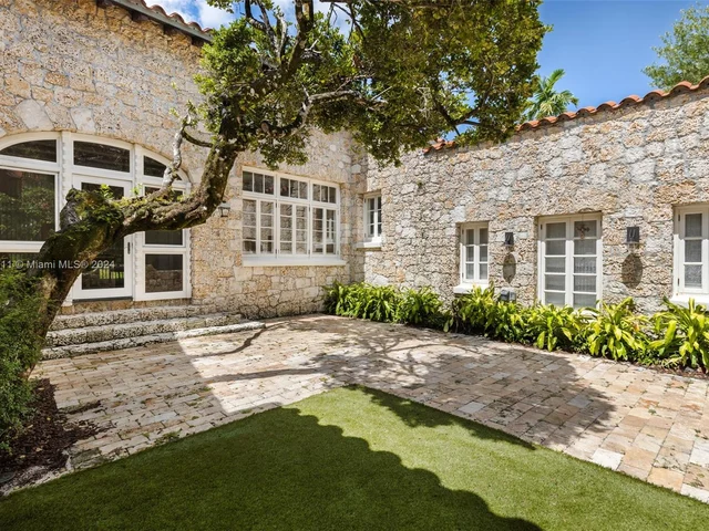 3903 Granada Blvd, Coral Gables FL 33134