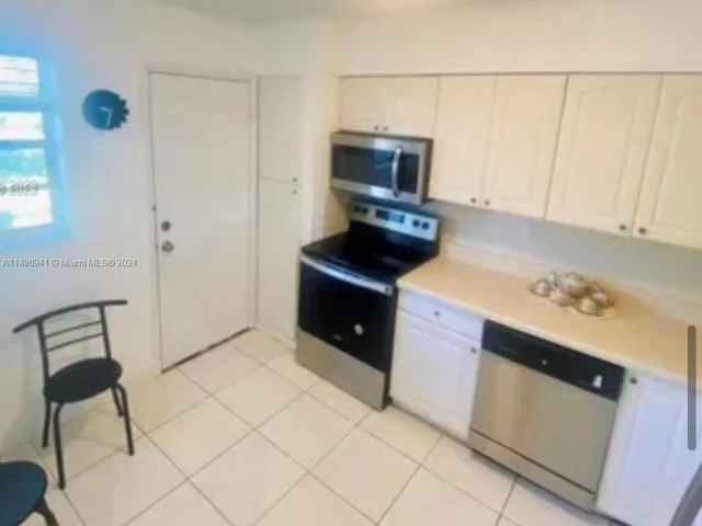 18901 NE 14th Ave # 206, Miami FL 33179