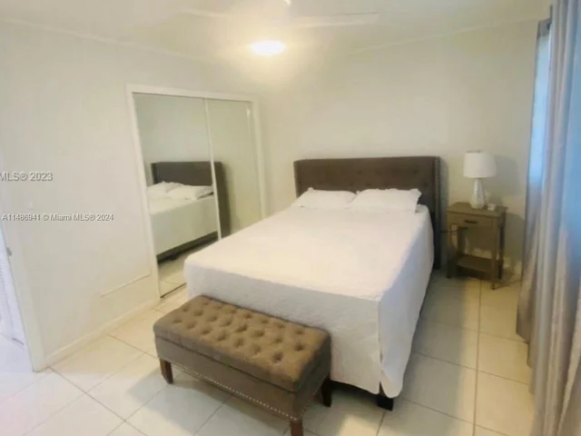 18901 NE 14th Ave # 206, Miami FL 33179