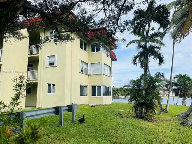 18901 NE 14th Ave # 206, Miami FL 33179