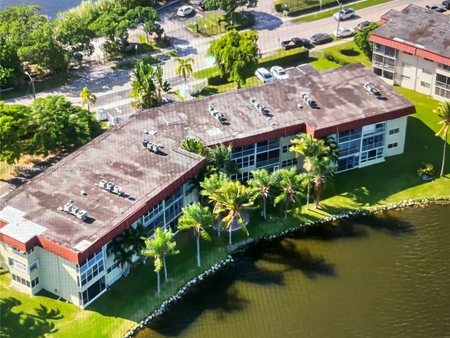 18901 NE 14th Ave # 206, Miami FL 33179